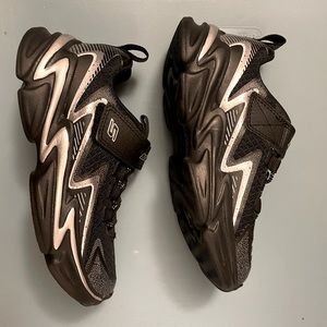 Boys Skechers Velcro sneakers size 13 new